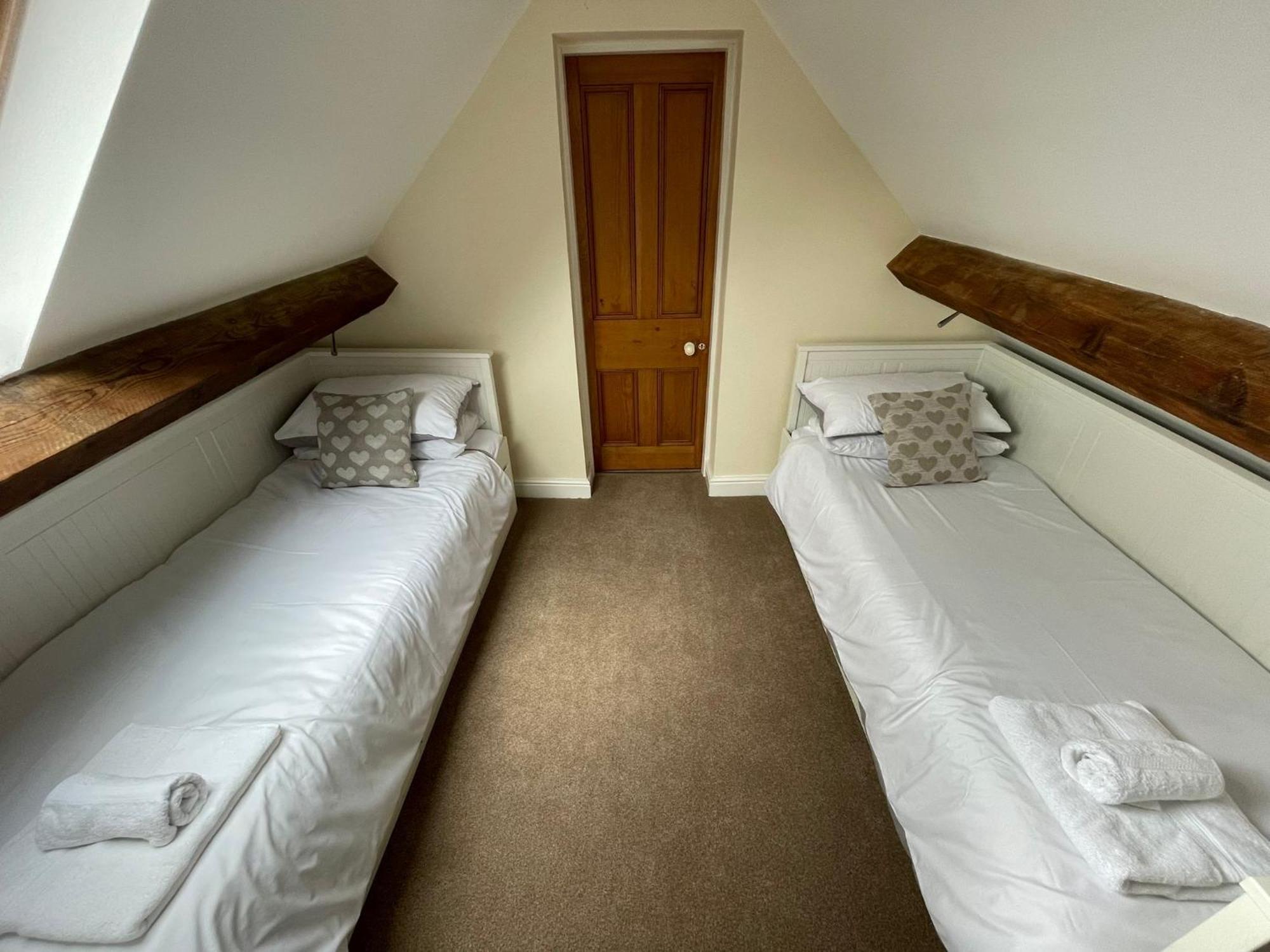 Ivy House Villa Bangor  Bagian luar foto